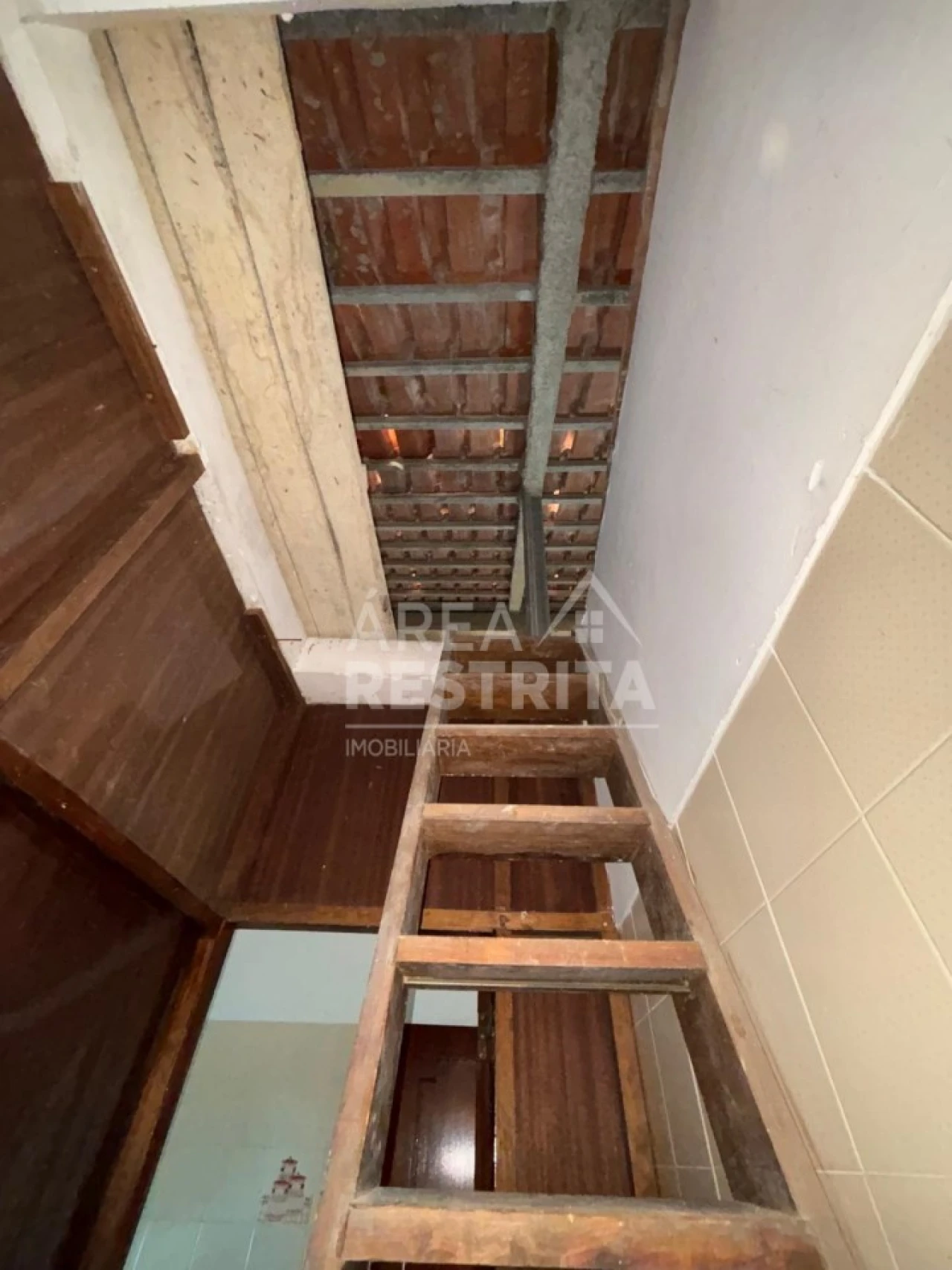 Moradia T4 para Venda em Charneca de Caparica e Sobreda Foto 36