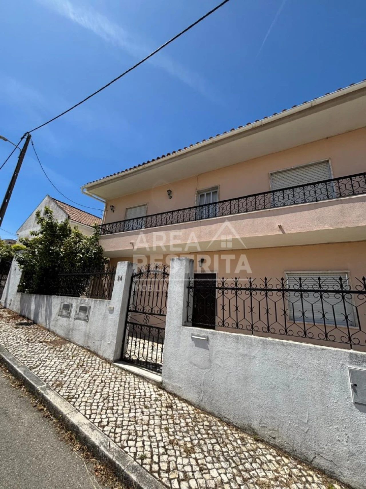 Moradia T4 para Venda em Charneca de Caparica e Sobreda Foto 53