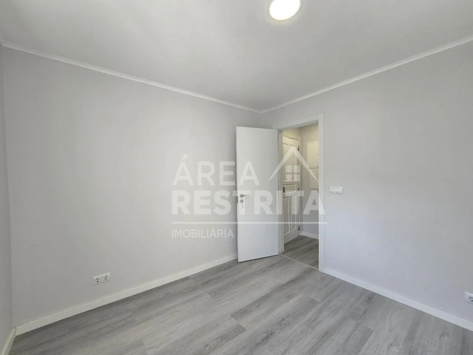Apartamento T3 para Venda em Laranjeiro e Feijó Foto 10