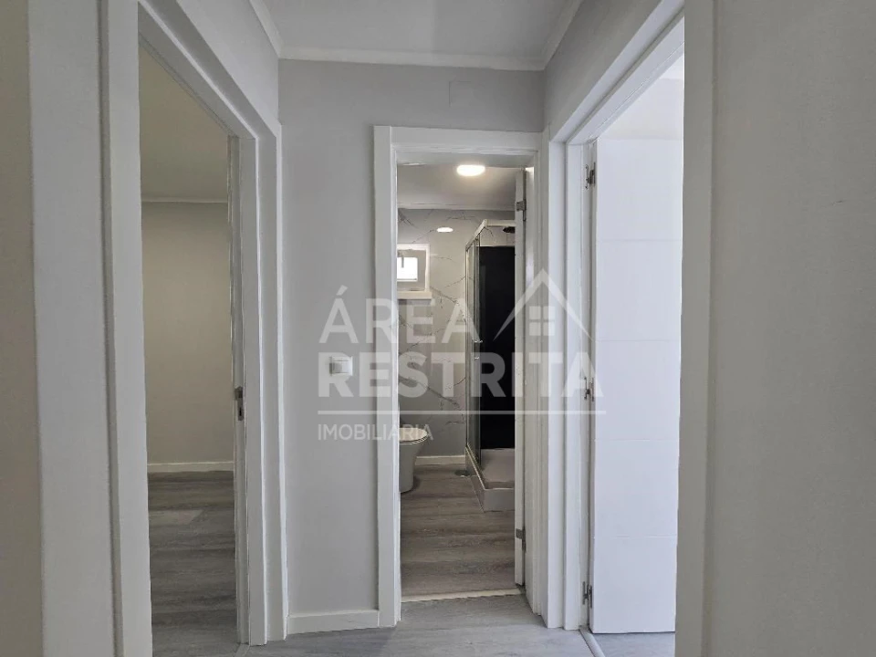 Apartamento T3 para Venda em Laranjeiro e Feijó Foto 11