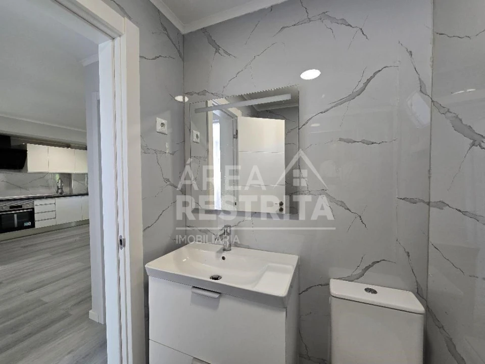 Apartamento T3 para Venda em Laranjeiro e Feijó Foto 16