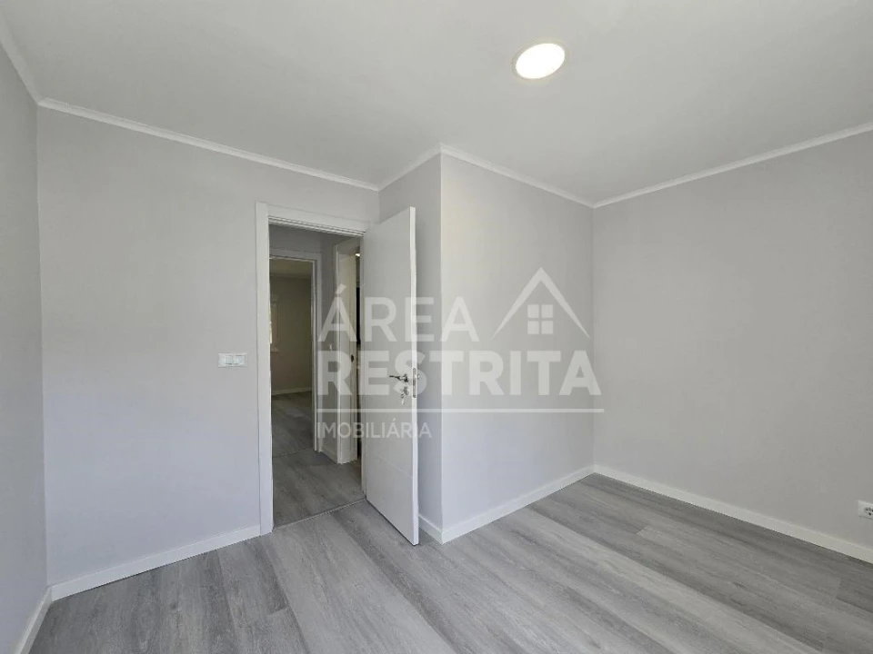 Apartamento T3 para Venda em Laranjeiro e Feijó Foto 19