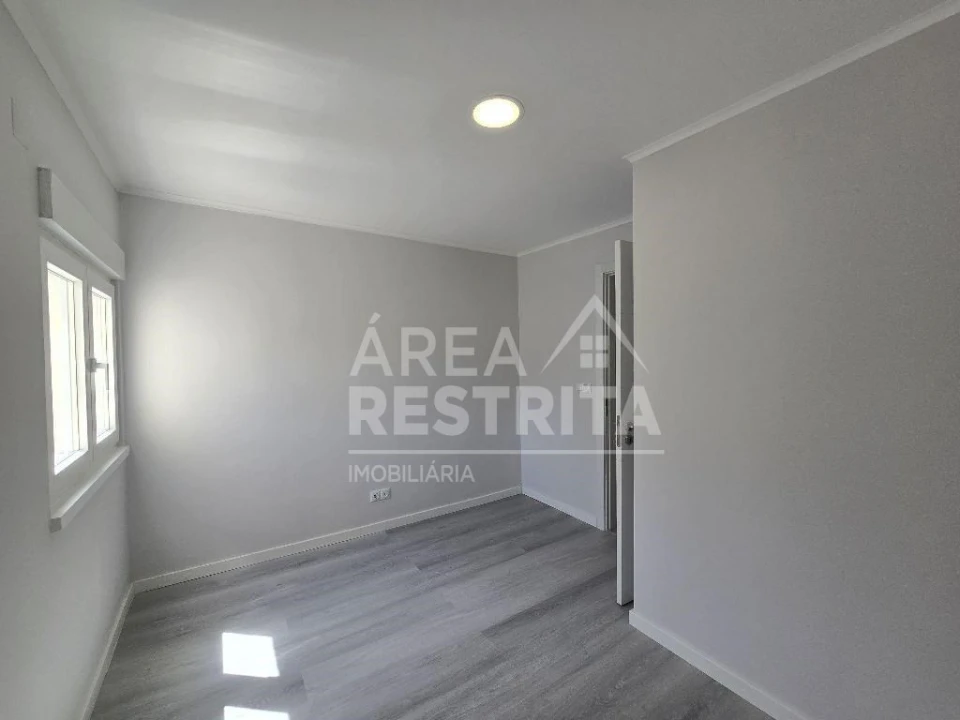 Apartamento T3 para Venda em Laranjeiro e Feijó Foto 20