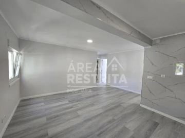 Apartamento T3 para Venda em Laranjeiro e Feijó