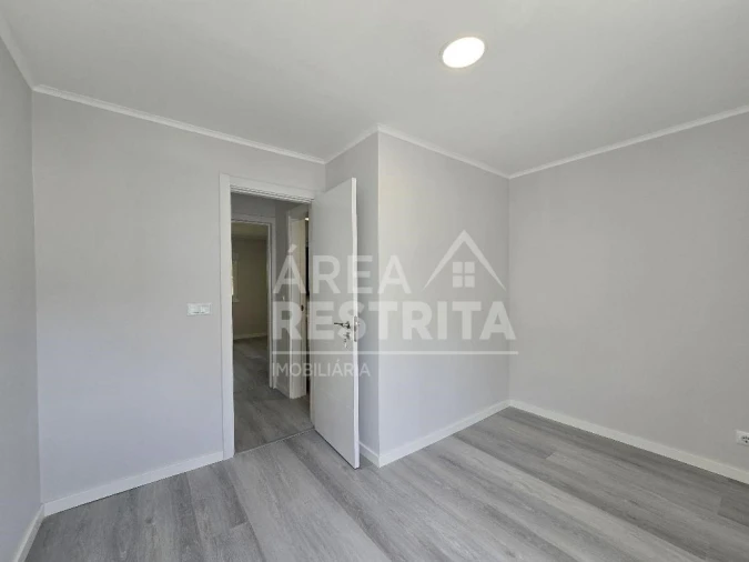Apartamento T3 para Venda em Laranjeiro e Feijó Foto 19