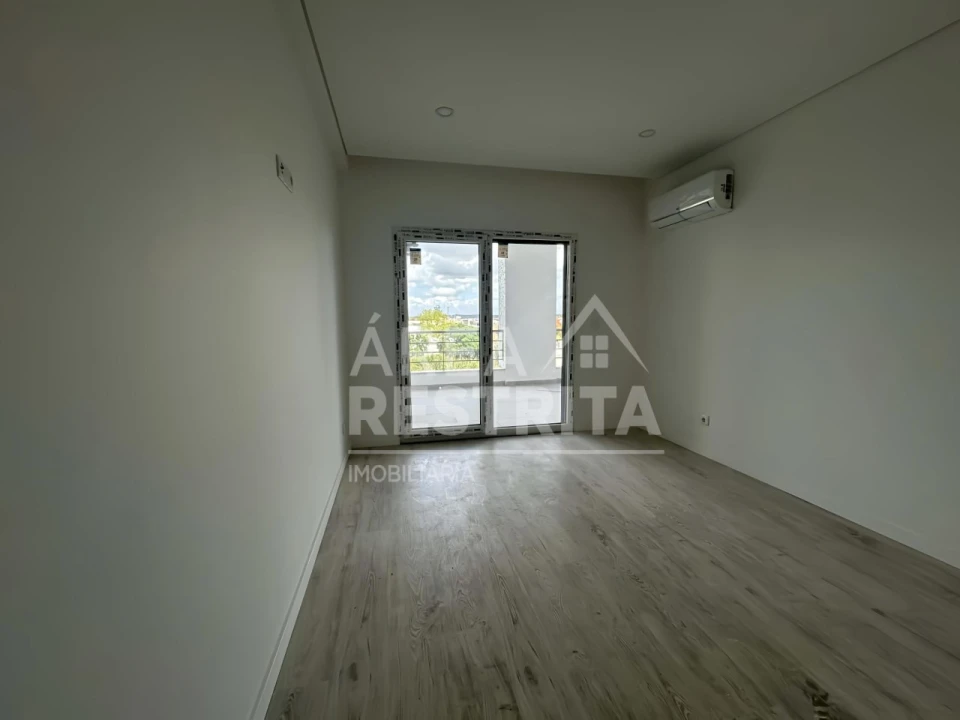 Apartamento T3 para Venda em Seixal, Arrentela e Aldeia de Paio Pires Foto 11