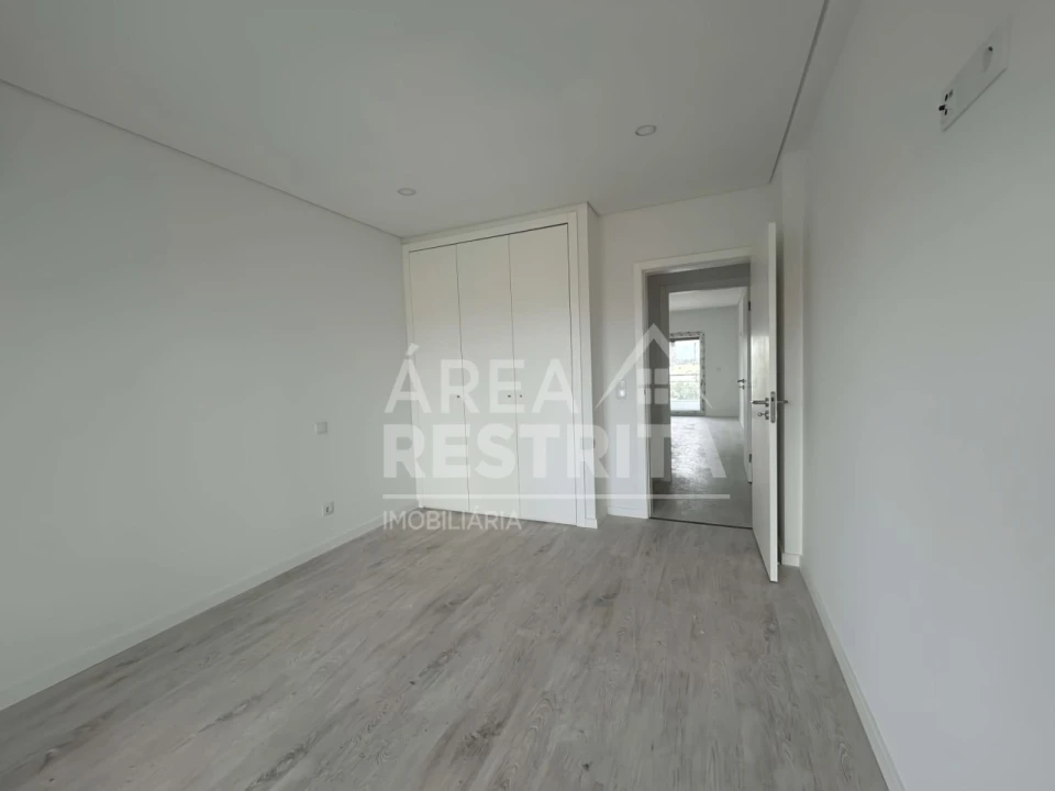Apartamento T3 para Venda em Seixal, Arrentela e Aldeia de Paio Pires Foto 16