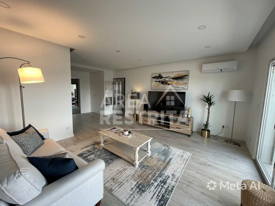 Apartamento T3 para Venda em Seixal, Arrentela e Aldeia de Paio Pires Foto 2