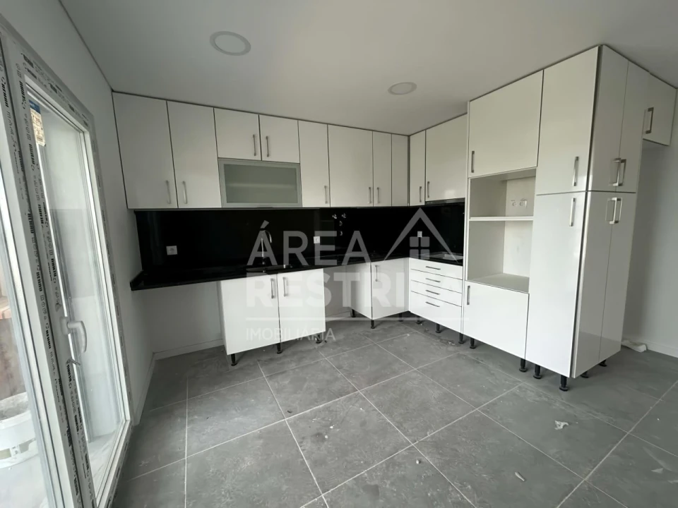 Apartamento T2 para Venda em Seixal, Arrentela e Aldeia de Paio Pires Foto 1