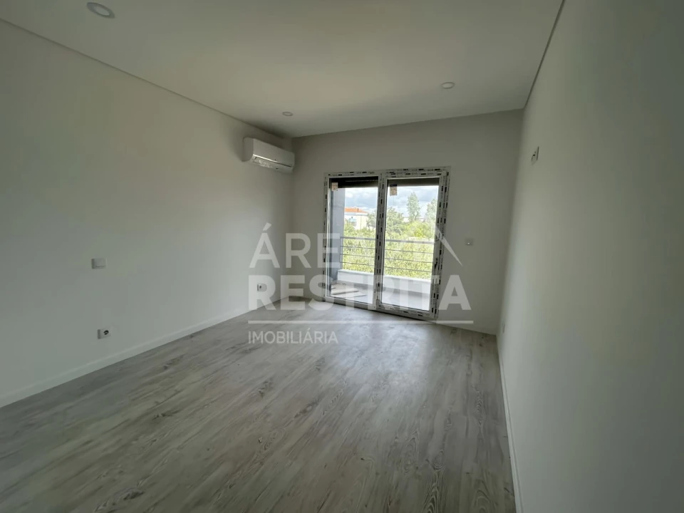 Apartamento T2 para Venda em Seixal, Arrentela e Aldeia de Paio Pires Foto 14