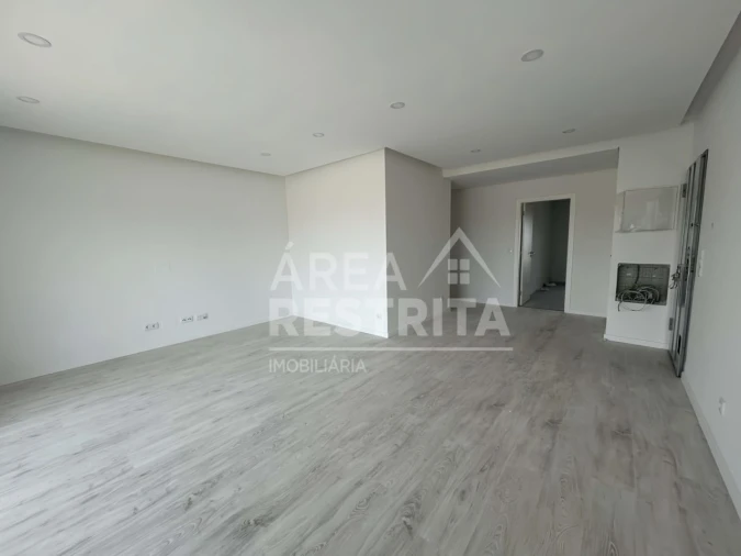 Apartamento T2 para Venda em Seixal, Arrentela e Aldeia de Paio Pires Foto 3