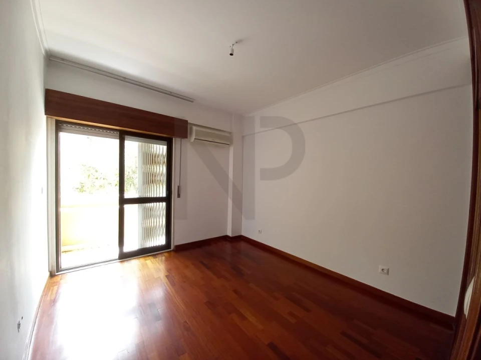 Apartamento T2 para Arrendamento em Carnaxide e Queijas Foto 11