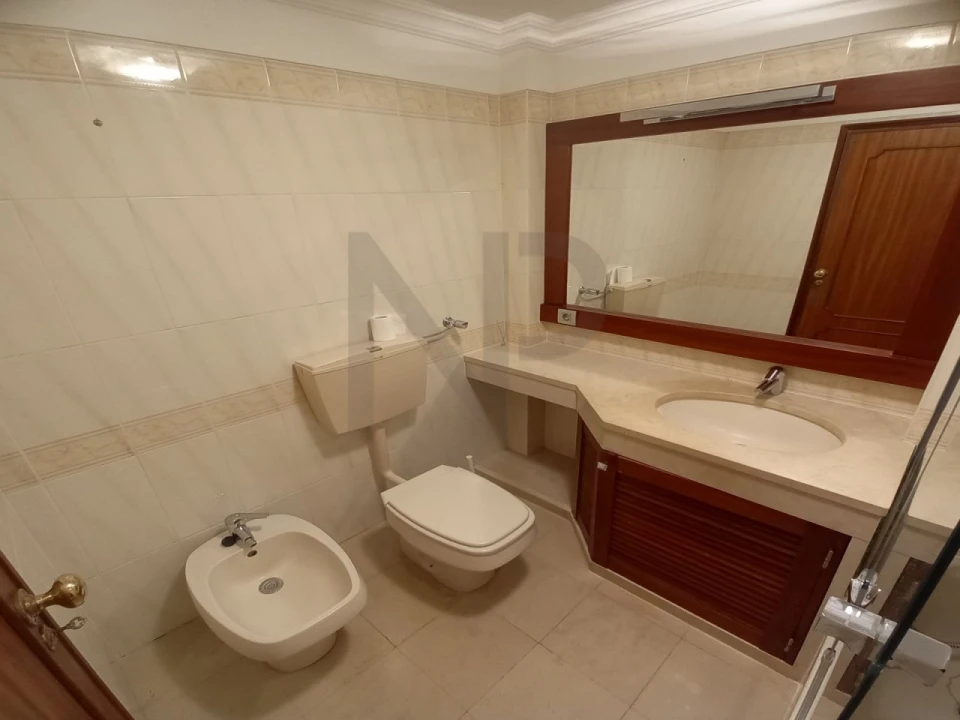 Apartamento T2 para Arrendamento em Carnaxide e Queijas Foto 22