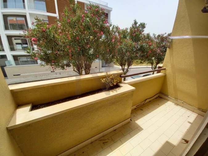 Apartamento T2 para Arrendamento em Carnaxide e Queijas Foto 10