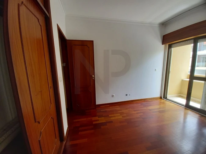 Apartamento T2 para Arrendamento em Carnaxide e Queijas Foto 13