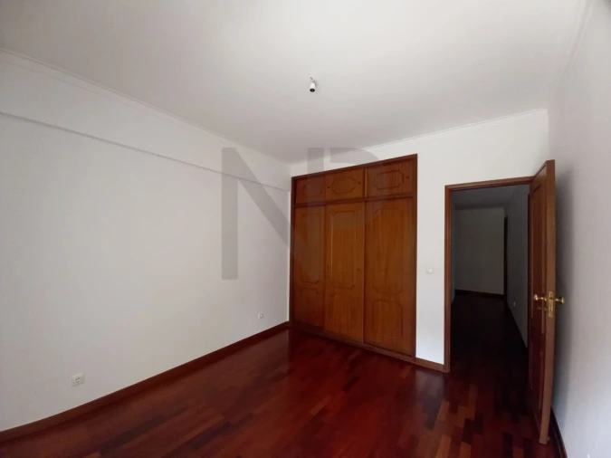 Apartamento T2 para Arrendamento em Carnaxide e Queijas Foto 15