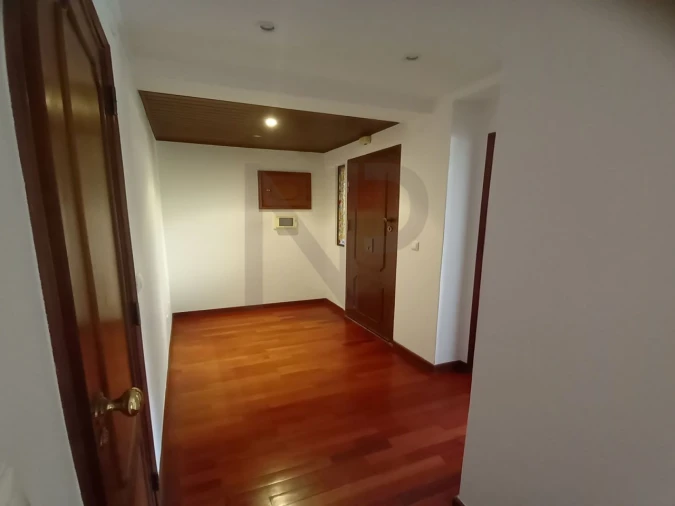 Apartamento T2 para Arrendamento em Carnaxide e Queijas Foto 26