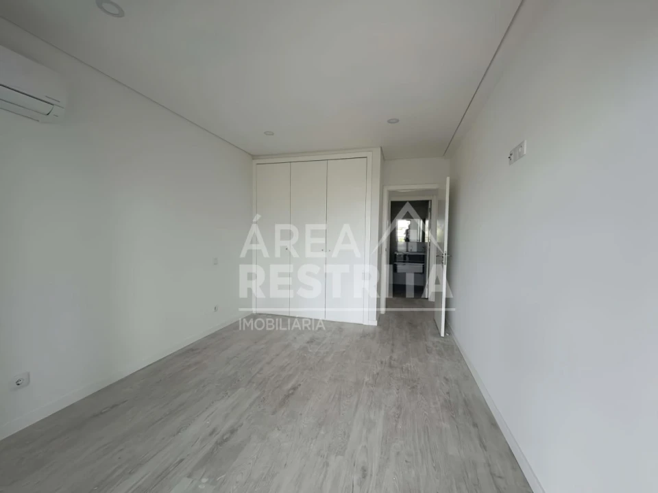 Apartamento T1 para Venda em Seixal, Arrentela e Aldeia de Paio Pires Foto 7