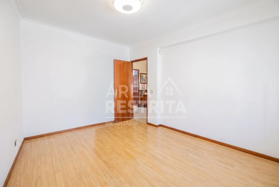 Apartamento T2 para Venda em Baixa da Banheira e Vale da Amoreira Foto 1