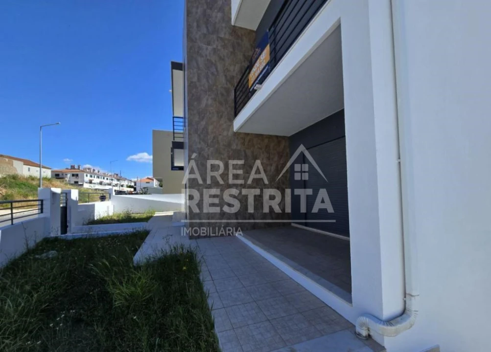Moradia T5 para Venda em Laranjeiro e Feijó Foto 9