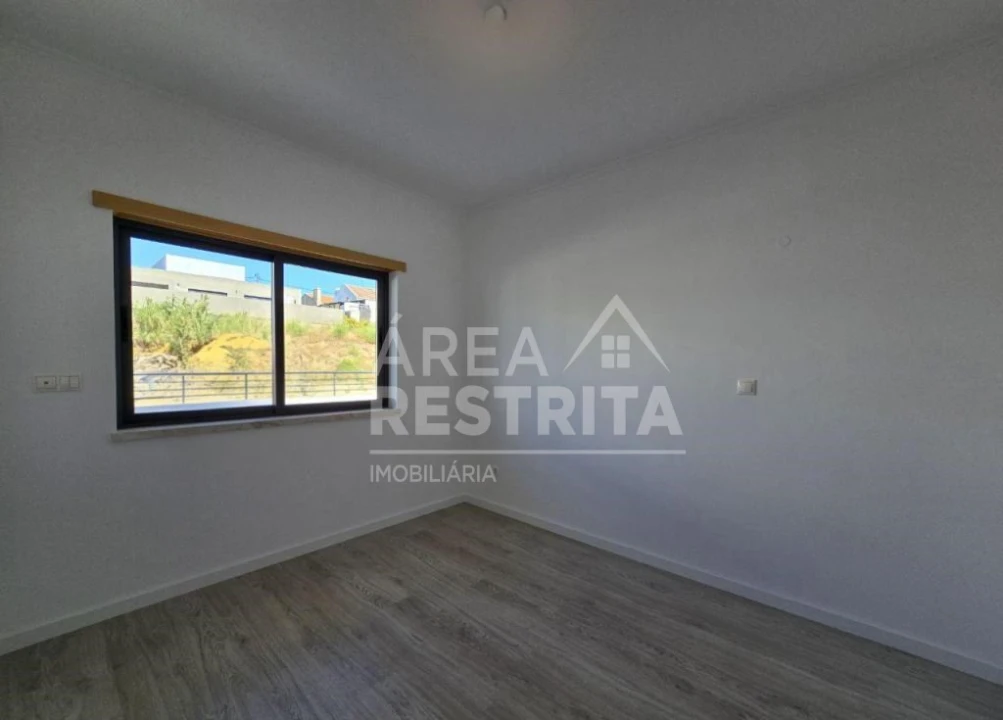 Moradia T5 para Venda em Laranjeiro e Feijó Foto 21