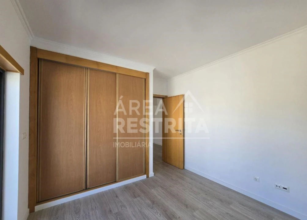 Moradia T5 para Venda em Laranjeiro e Feijó Foto 28