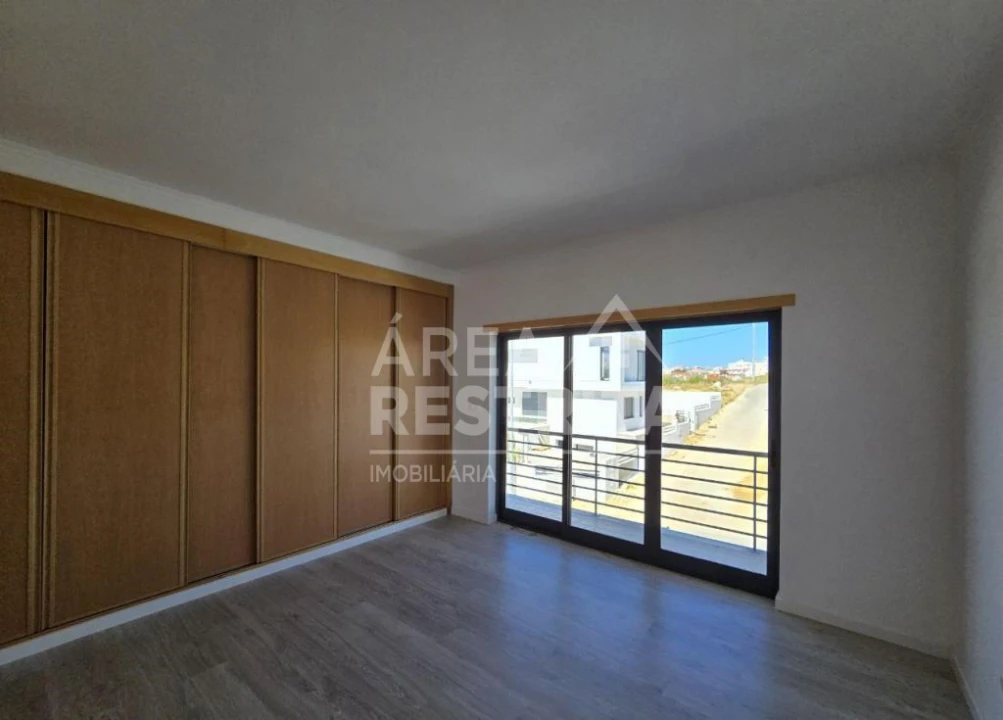 Moradia T5 para Venda em Laranjeiro e Feijó Foto 36