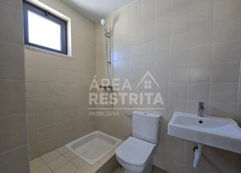 Moradia T5 para Venda em Laranjeiro e Feijó Foto 44