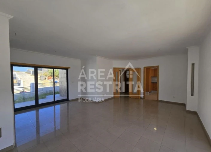 Moradia T5 para Venda em Laranjeiro e Feijó Foto 14
