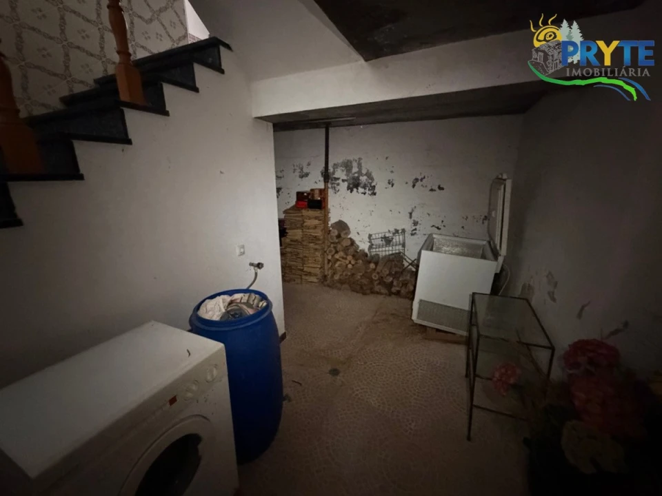 Moradia T2 para Venda em Troviscal Foto 38