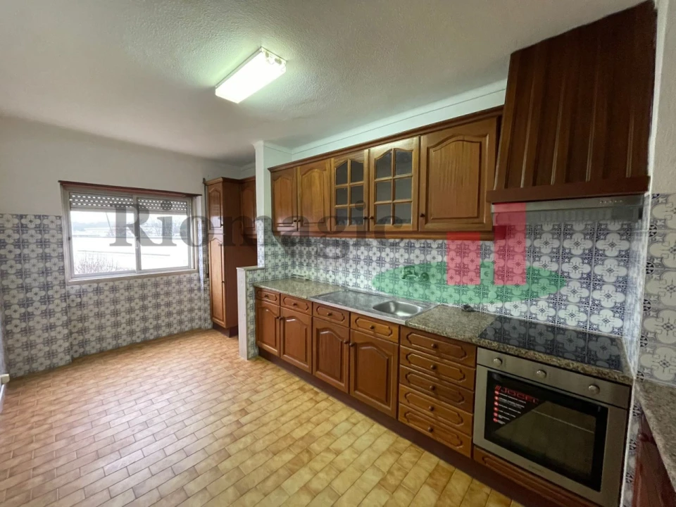 Apartamento T3 para Venda em Rio Maior Foto 1