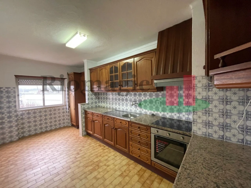 Apartamento T3 para Venda em Rio Maior Foto 2