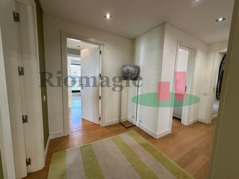 Apartamento T3 para Arrendamento em Benfica Foto 31