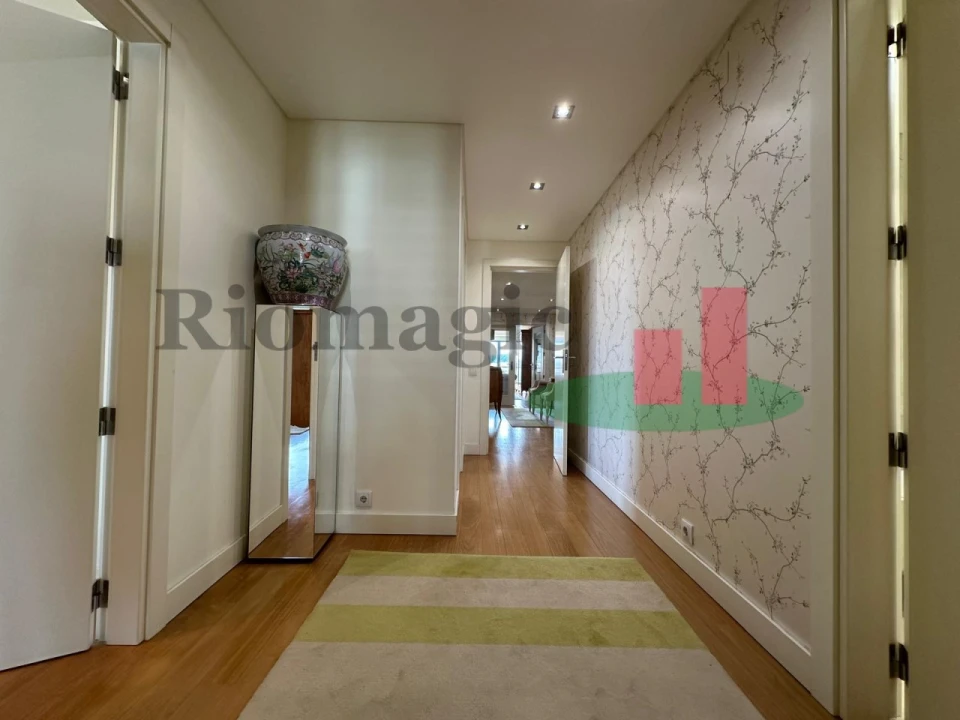 Apartamento T3 para Arrendamento em Benfica Foto 35