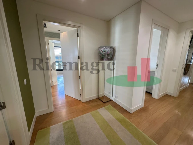 Apartamento T3 para Arrendamento em Benfica Foto 34