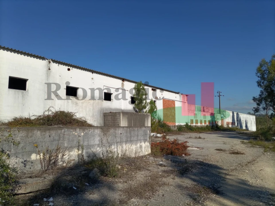 Armazém para Venda em Além da Ribeira e Pedreira Foto 9