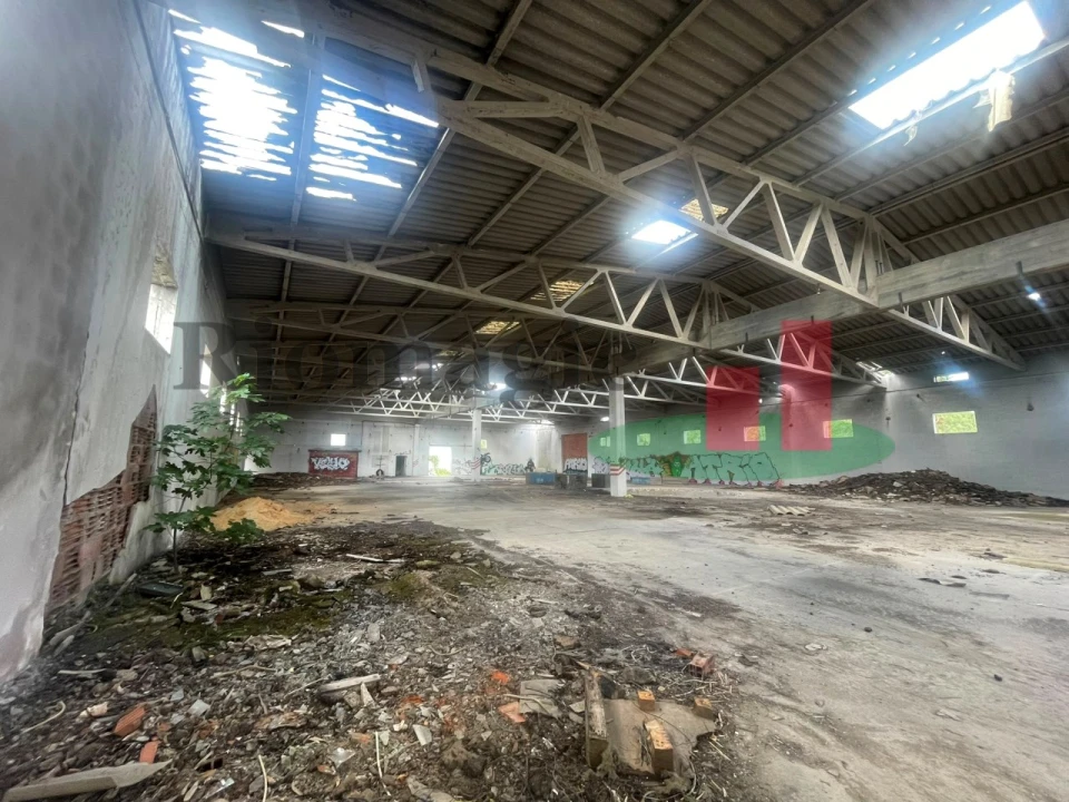 Armazém para Venda em Além da Ribeira e Pedreira Foto 2