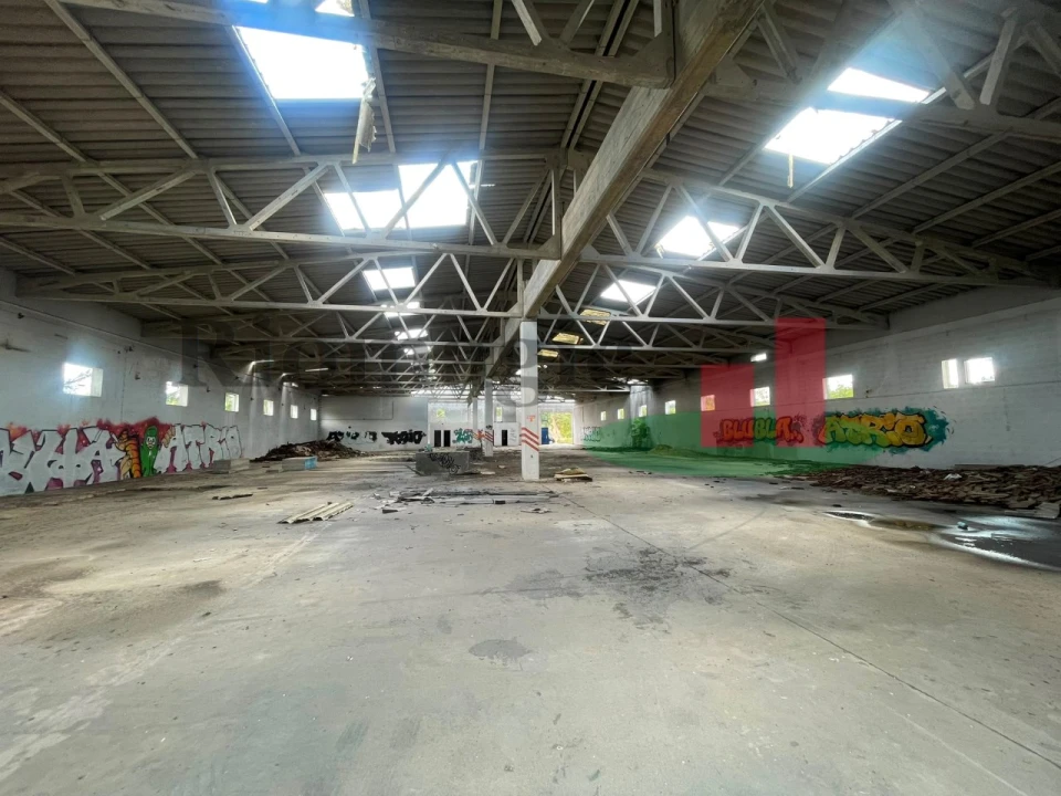 Armazém para Venda em Além da Ribeira e Pedreira Foto 3