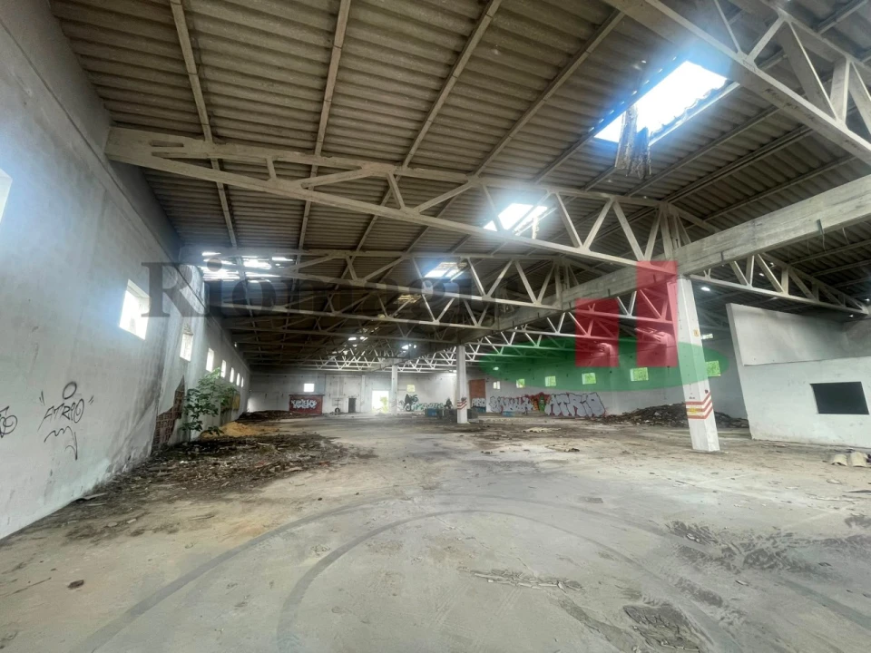 Armazém para Venda em Além da Ribeira e Pedreira Foto 5