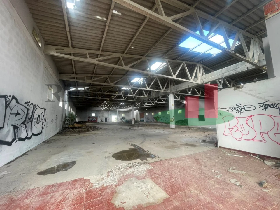 Armazém para Venda em Além da Ribeira e Pedreira Foto 8