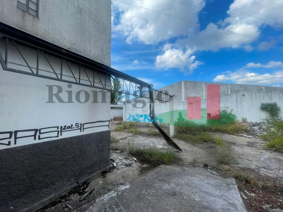 Armazém para Venda em Além da Ribeira e Pedreira Foto 9