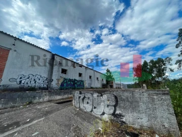 Armazém para Venda em Além da Ribeira e Pedreira