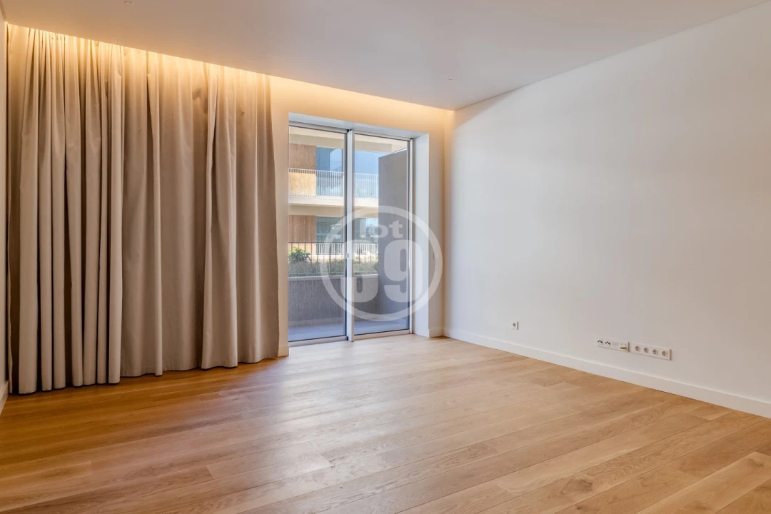 Apartamento T2 para Venda em Quarteira Foto 4