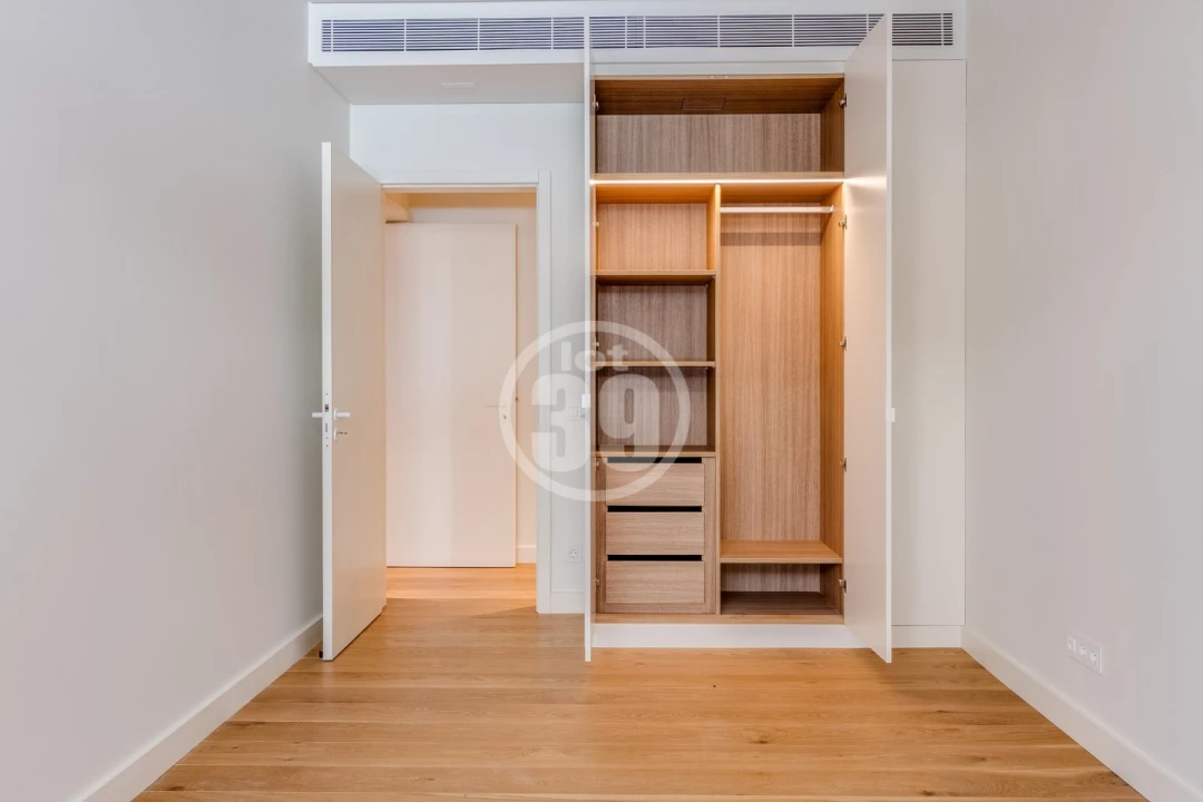Apartamento T2 para Venda em Quarteira Foto 9