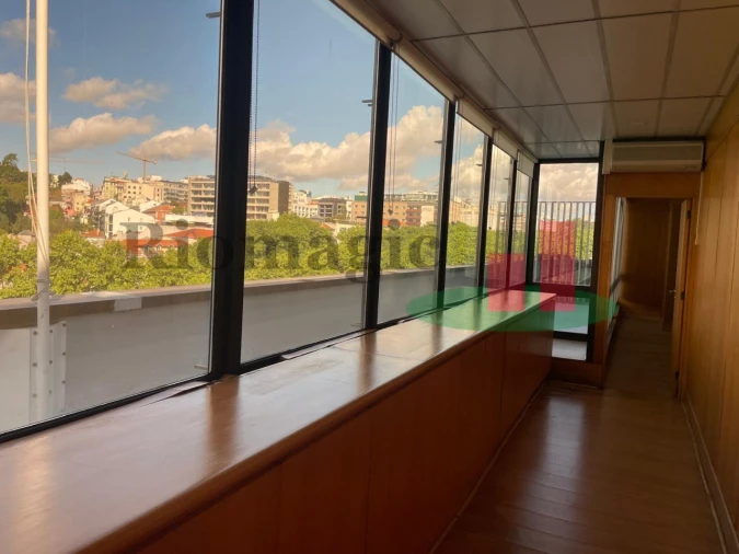 Escritório para Venda em Santo António Foto 27