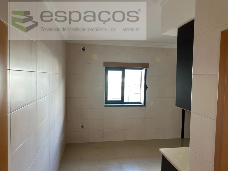 Apartamento T2 para Venda em Castelo Branco Foto 2