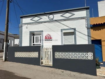 Moradia T2 para Venda em Faro (Sé e São Pedro)