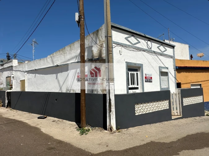 Moradia T2 para Venda em Faro (Sé e São Pedro) Foto 2