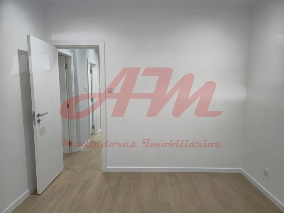Apartamento T3 para Venda em Falagueira-Venda Nova Foto 13