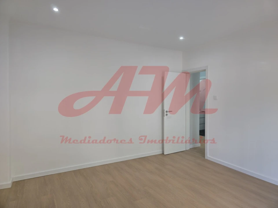 Apartamento T3 para Venda em Falagueira-Venda Nova Foto 30